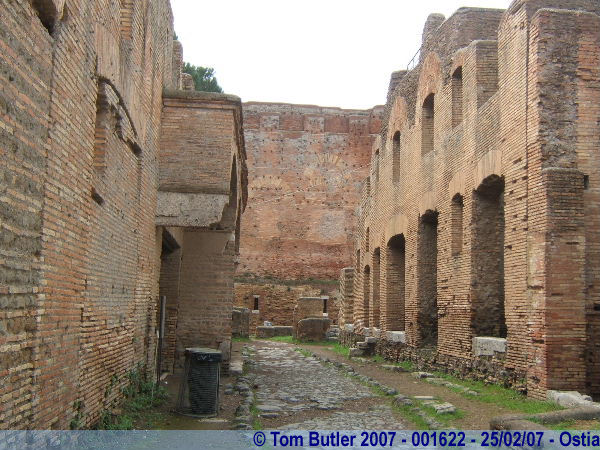Photo ID: 001622, Housing, Ostia, Italy