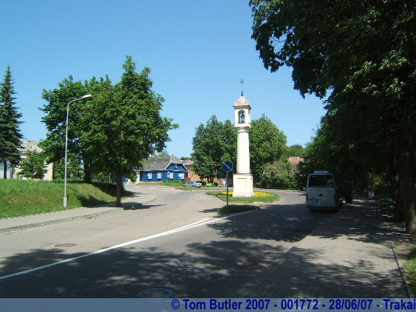 Photo ID: 001772, A shrine on the road, Trakai, Lithuania