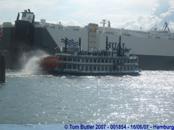 Photo ID: 001854, Shipping on the Elbe, Hamburg, Germany