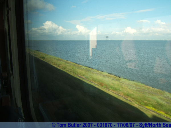 Photo ID: 001870, Crossing the rail embankment through the north sea, Sylt/North Sea, Germany