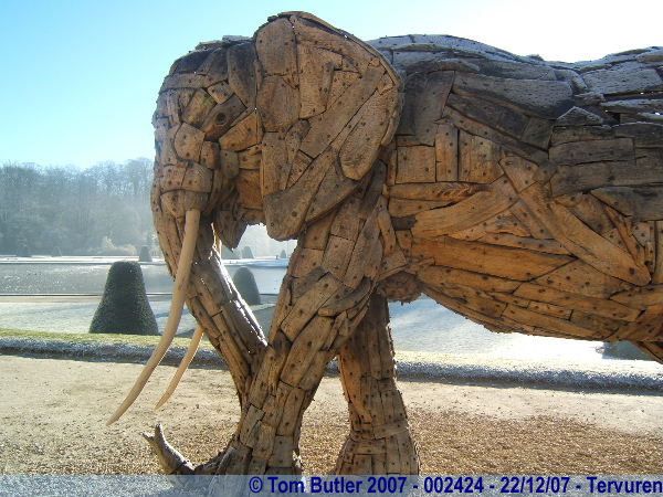Photo ID: 002424, A bull elephant, made from planks of wood outside the museum, Tervuren, Belgium