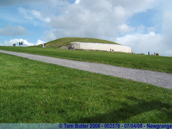 Photo ID: 002578, Approaching Newgrange, Newgrange, Ireland
