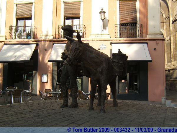 Photo ID: 003432, A statue in the Plaza Lobos, Granada, Spain
