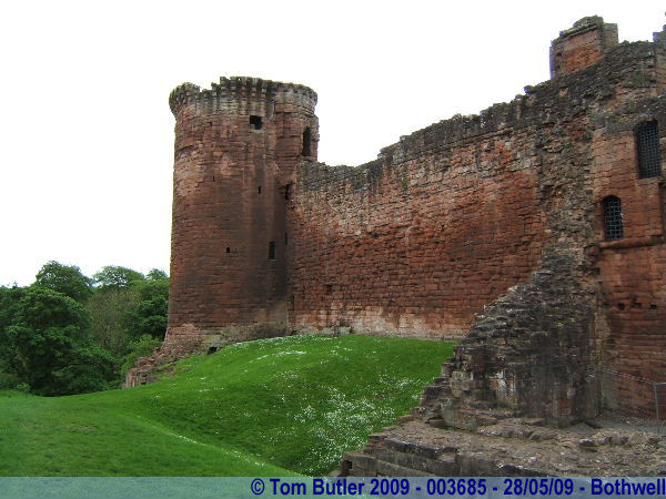 Photo ID: 003685, One of the towers of the Castle, Bothwell, Scotland