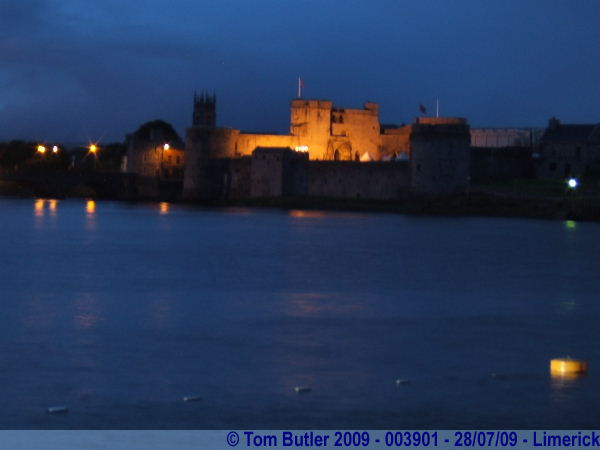 Photo ID: 003901, King Johns Castle at Night, Limerick, Ireland