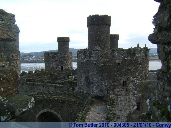 Photo ID: 004305, Looking across the roofline of the castle from one of the towers, Conwy, Wales