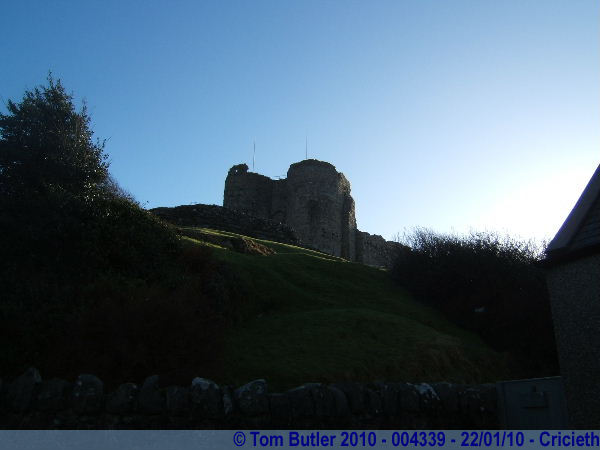 Photo ID: 004339, Looking up towards the ruins of Cricieth castle, Cricieth, Wales