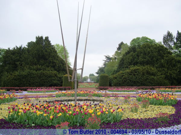 Photo ID: 004694, Tulips and art installations, Dusseldorf, Germany