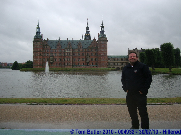 Photo ID: 004932, Standing in front of Frederiksborg Slot, Hillerd, Denmark