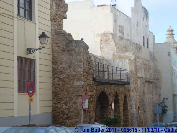 Photo ID: 005615, Medieval gateway to the city, Cdiz, Spain