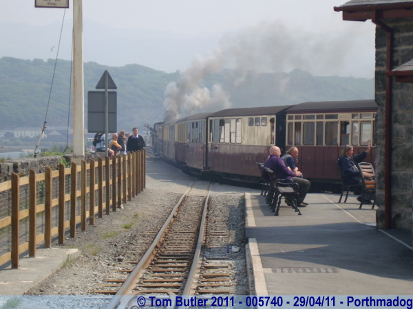 Photo ID: 005740, A train leaves for Blaenau, Porthmadog, Wales
