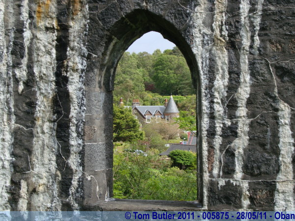 Photo ID: 005875, Looking through the tower walls, Oban, Scotland