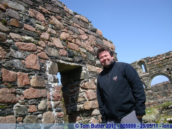 Photo ID: 005899, Standing in the ruins, Iona, Scotland