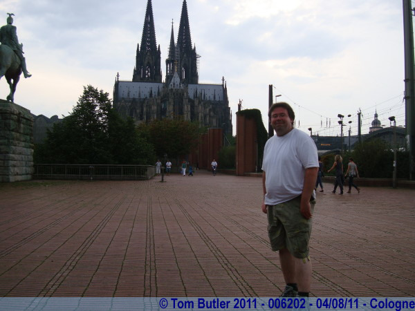 Photo ID: 006202, Standing by the railway bridge, Cologne, Germany