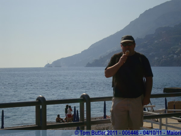 Photo ID: 006446, Ice cream break, Maiori, Italy