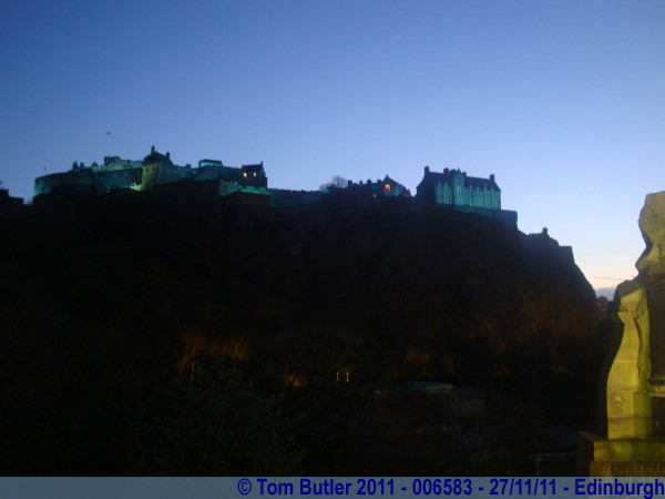 Photo ID: 006583, The castle at dusk, Edinburgh, Scotland