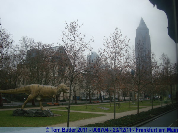 Photo ID: 006704, Approaching the Natural History Museum, Frankfurt am Main, Germany