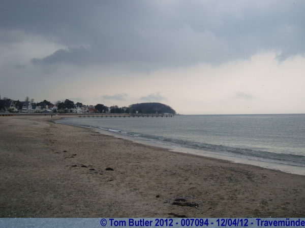 Photo ID: 007094, Looking along the beach, Travemnde, Germany
