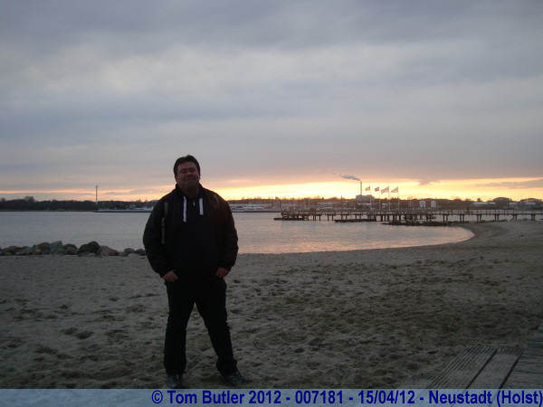 Photo ID: 007181, Standing on the beach at sunset, Neustadt (Holst.), Germany