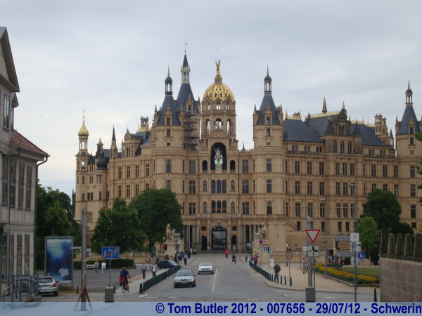 Photo ID: 007656, Approaching the palace, Schwerin, Germany