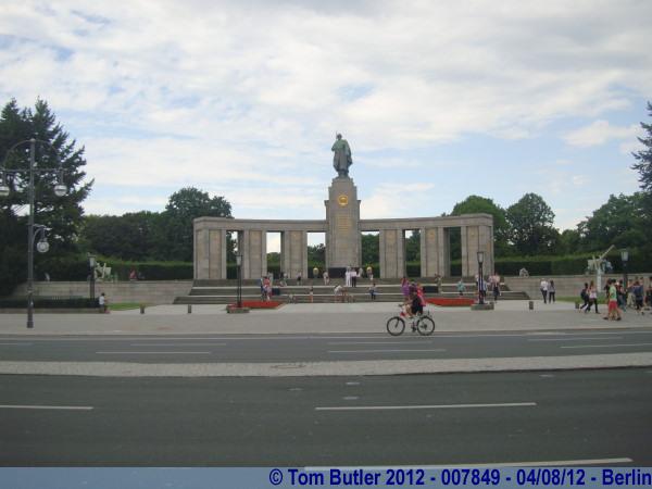 Photo ID: 007849, The Soviet war memorial in the Tiergarten, Berlin, Germany