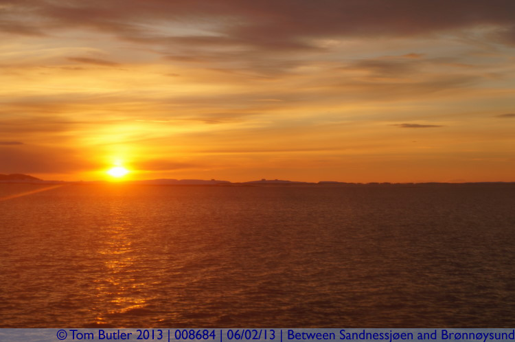 Photo ID: 008684, The sun about to disappear, On the Hurtigruten between Sandnessjen and Brnnysund, Norway