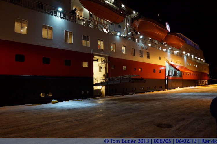 Photo ID: 008705, Boarding ramps deploying, Rrvik, Norway