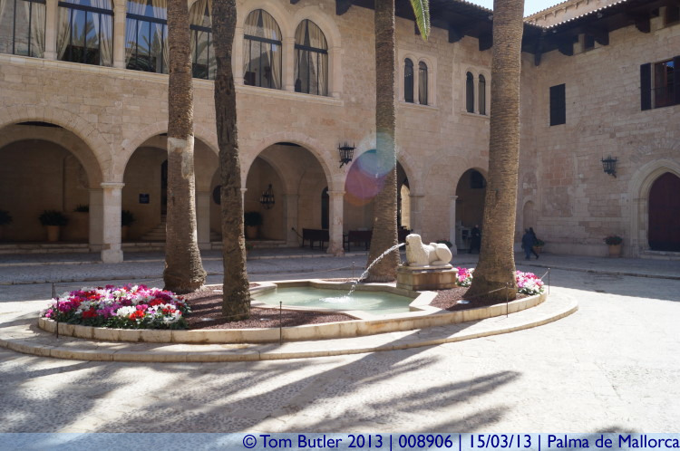 Photo ID: 008906, In the courtyard of the palace, Palma de Mallorca, Spain