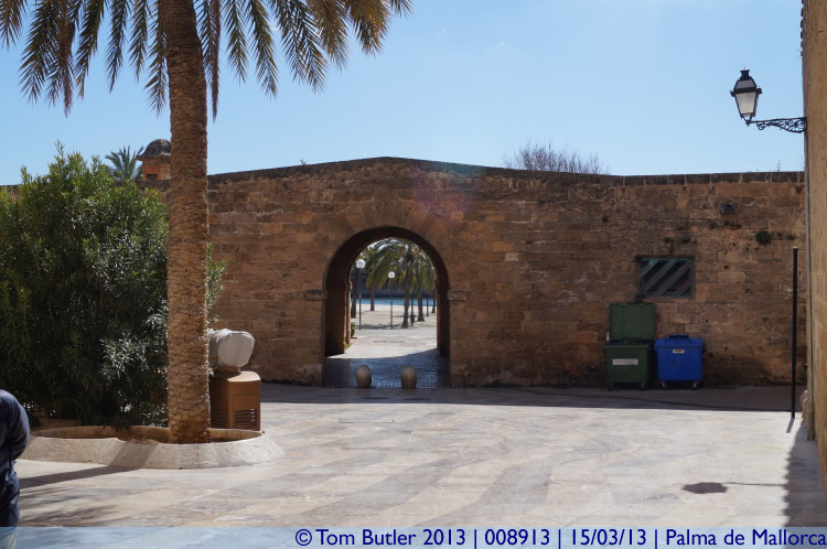 Photo ID: 008913, The city walls, Palma de Mallorca, Spain