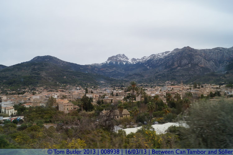 Photo ID: 008938, Descending down into Sller, Between Can Tambor and Sller, Spain