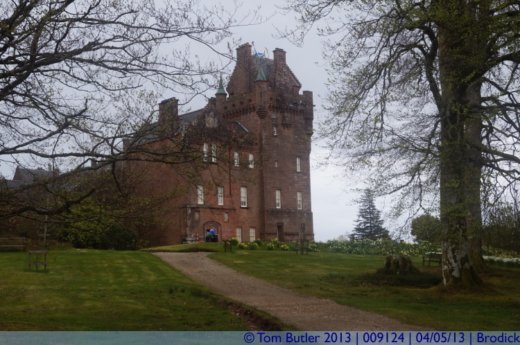 Photo ID: 009124, Approaching Brodick Castle, Brodick, Scotland
