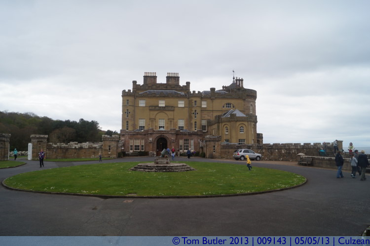 Photo ID: 009143, Main entrance to the castle, Culzean, Scotland