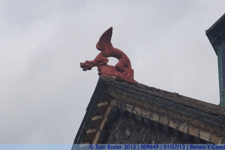 Photo ID: 009649, A dragon on the station, Betws-Y-Coed, Wales