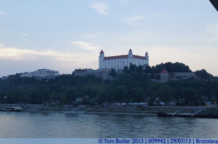 Photo ID: 009942, Castle and Danube, Bratislava, Slovakia