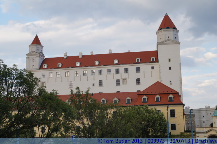 Photo ID: 009973, Approaching the castle, Bratislava, Slovakia