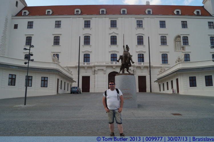 Photo ID: 009977, Standing by the castle, Bratislava, Slovakia