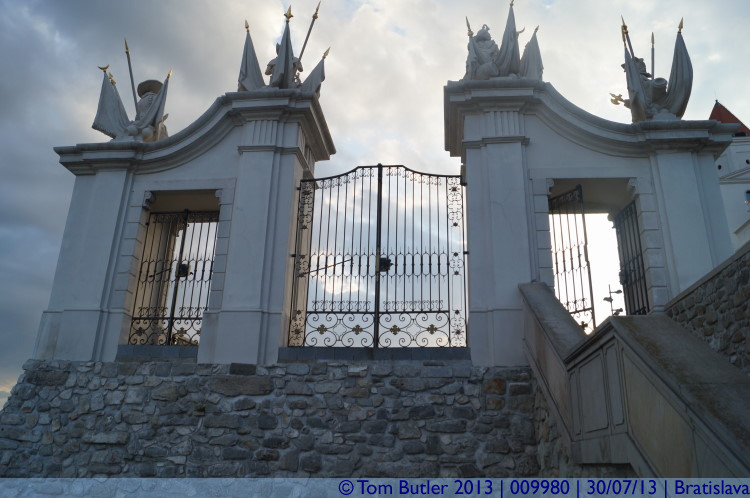 Photo ID: 009980, Gate to nowhere, Bratislava, Slovakia