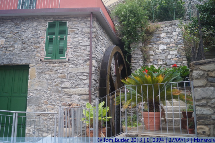 Photo ID: 010394, A water wheel in town, Manarola, Italy