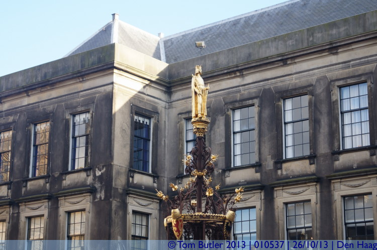 Photo ID: 010537, Parliamentary statue, Den Haag, Netherlands