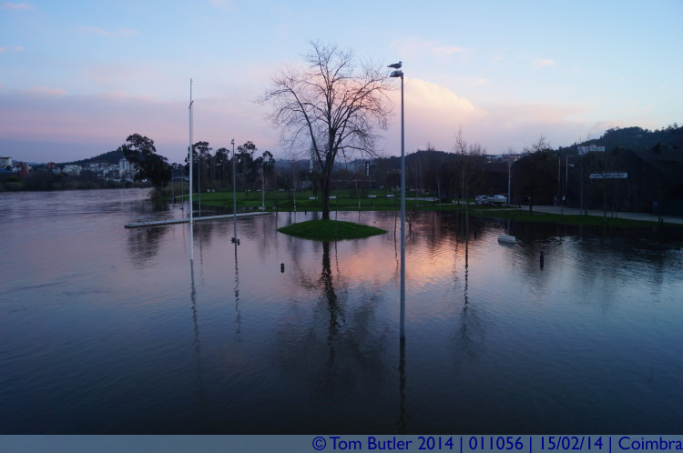 Photo ID: 011056, Sunset over a flooded river, Coimbra, Portugal