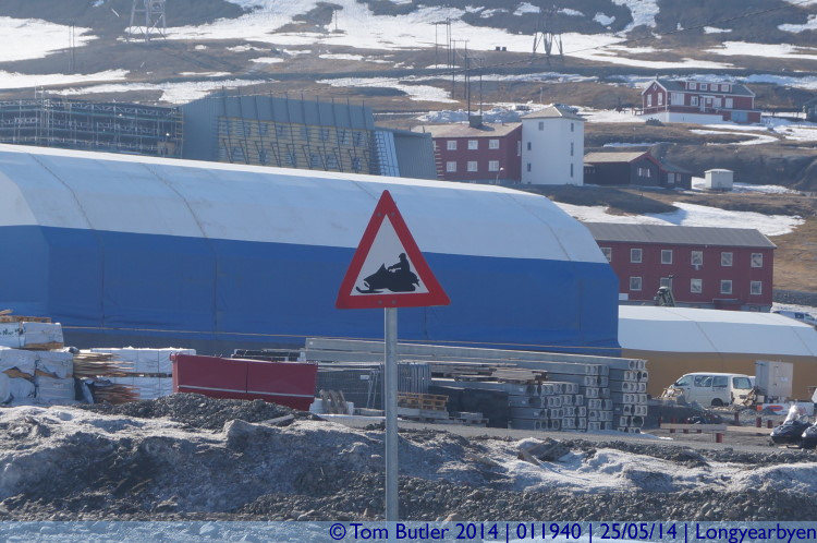 Photo ID: 011940, Snowmobiles crossing, Longyearbyen, Norway