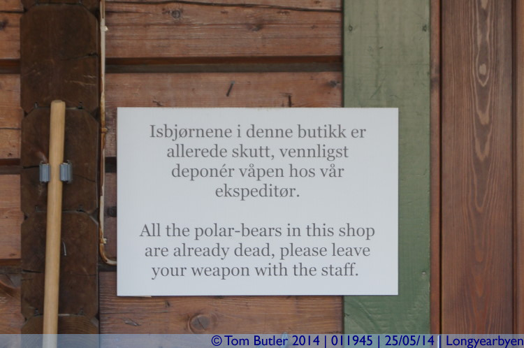 Photo ID: 011945, This sign is not disturbing, Longyearbyen, Norway