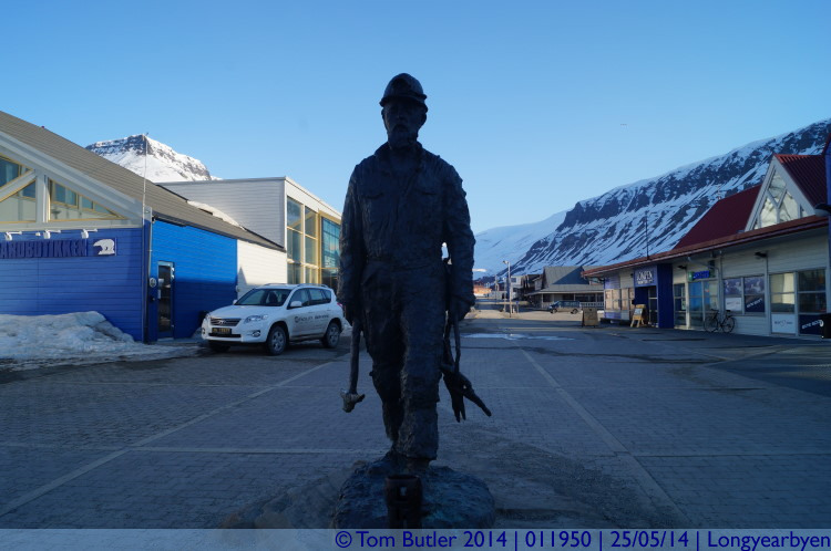 Photo ID: 011950, Miner statue, Longyearbyen, Norway