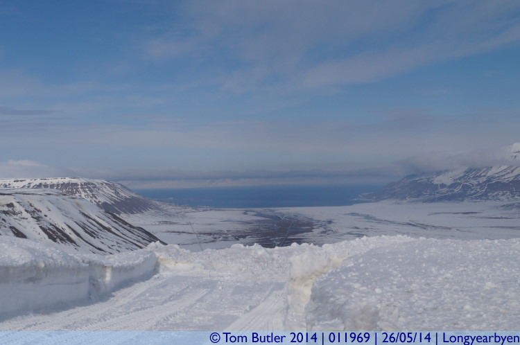 Photo ID: 011969, View over the Valley, Longyearbyen, Norway