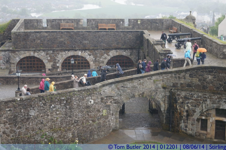 Photo ID: 012201, Walls in the rain, Stirling, Scotland