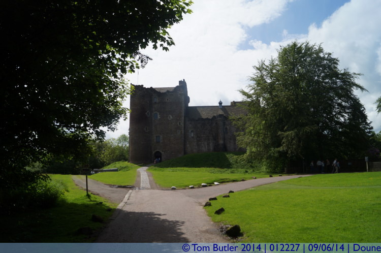 Photo ID: 012227, Approaching the castle, Doune, Scotland