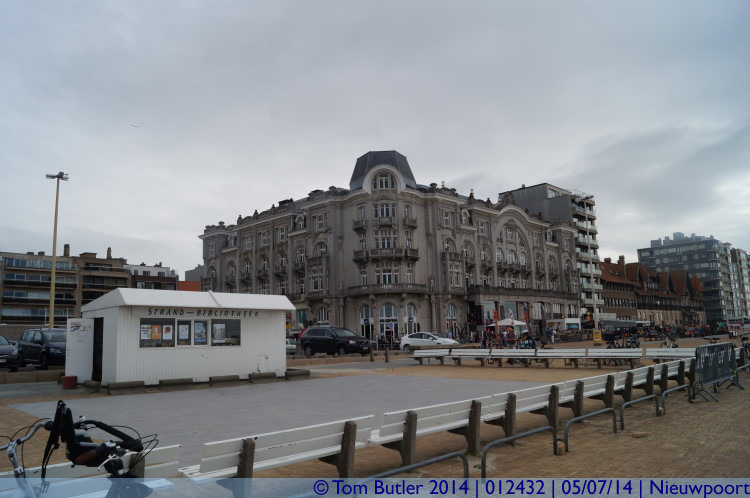 Photo ID: 012432, Beach Library, Nieuwpoort, Belgium
