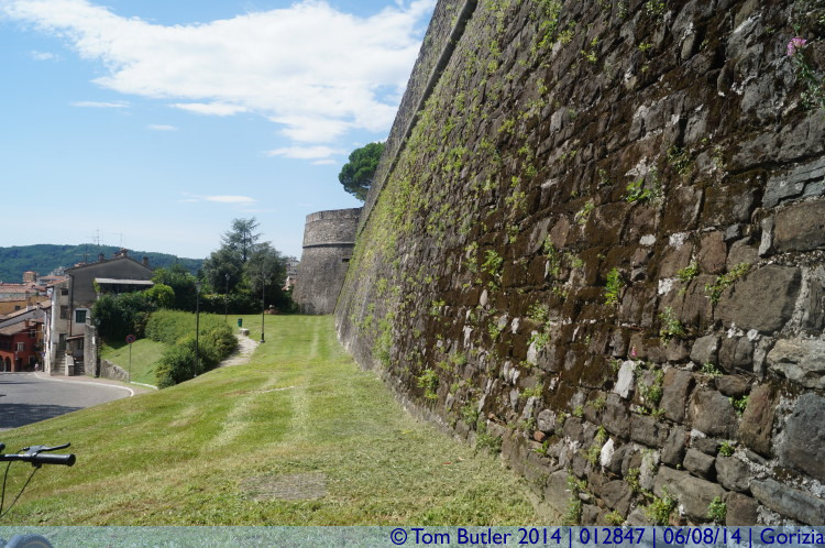 Photo ID: 012847, Castle walls, Gorizia, Italy