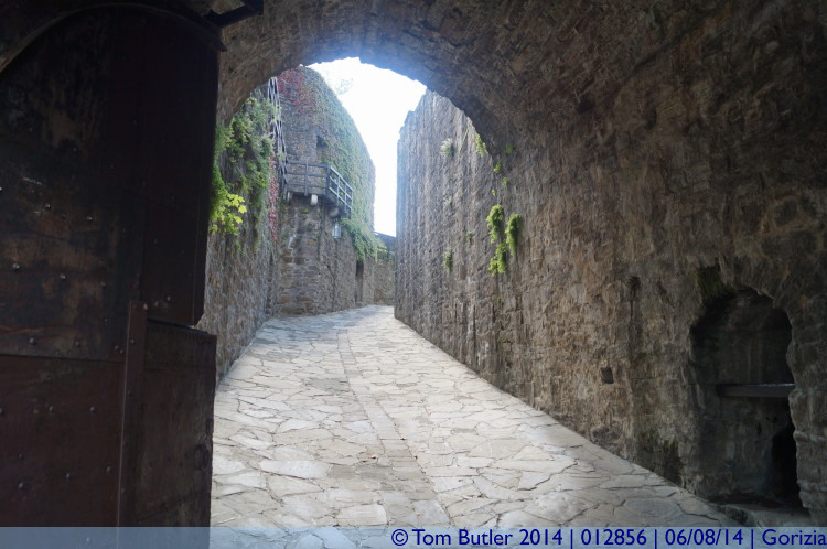 Photo ID: 012856, Entering the castle, Gorizia, Italy