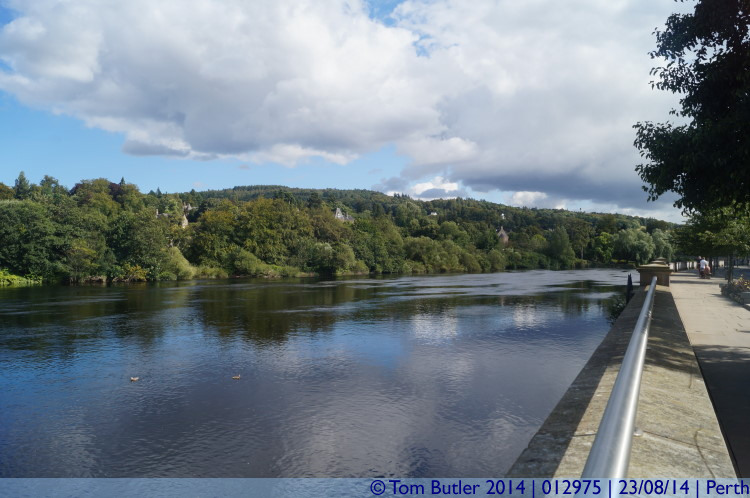 Photo ID: 012975, Looking down the Tay, Perth, Scotland